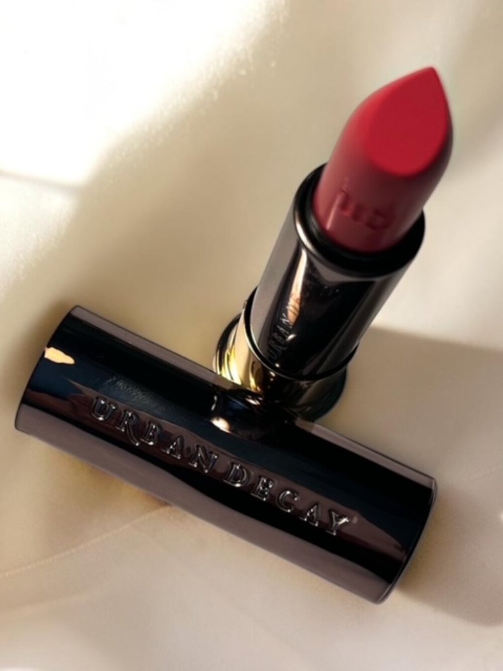Urban Decay Lipstick *STREAK* CREAM